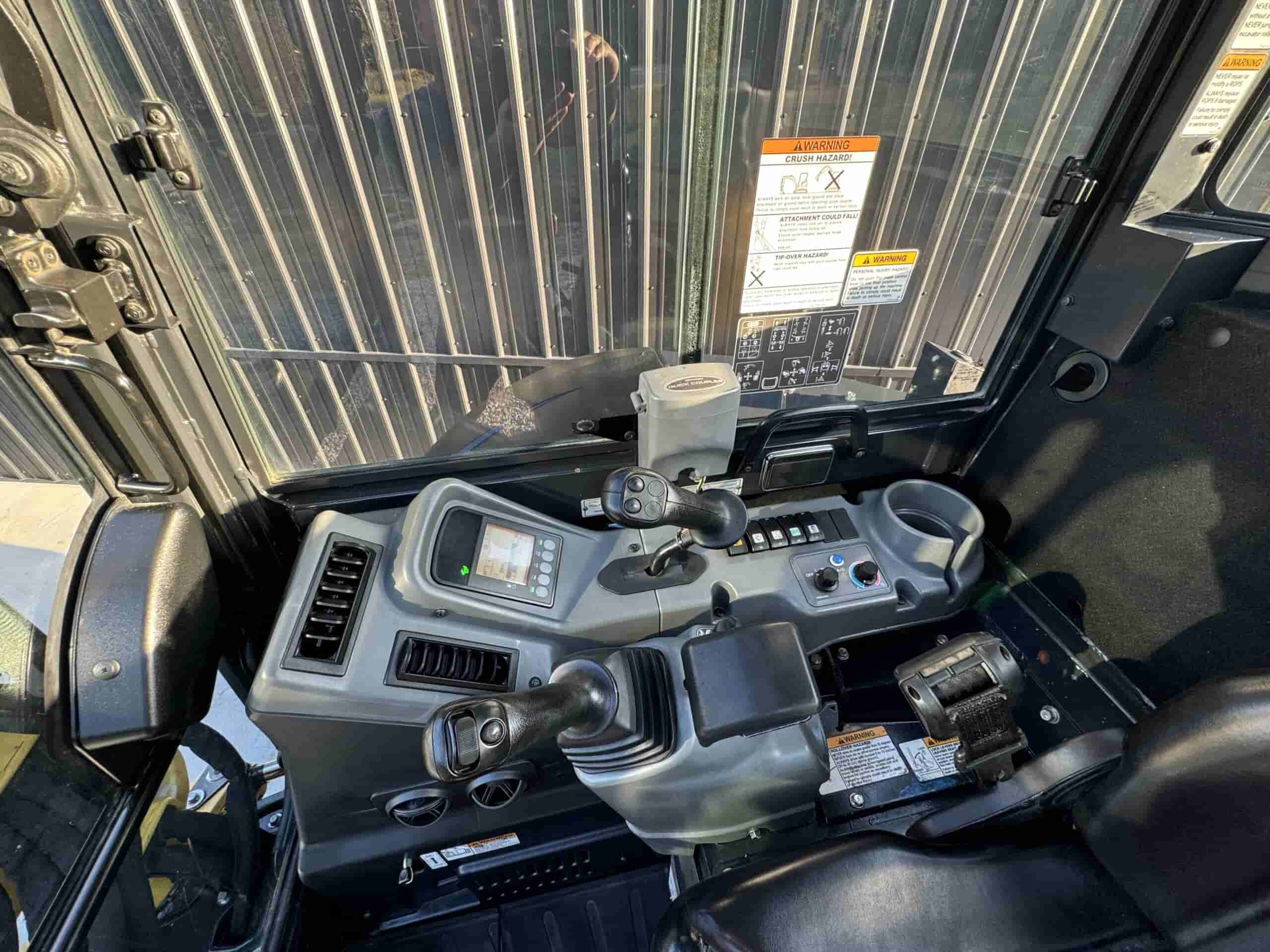 2019 YANMAR VIO55-6A
